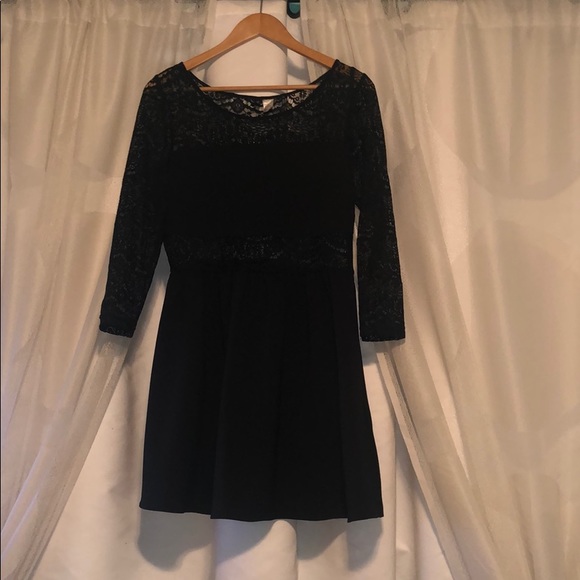 H&M Dresses & Skirts - Black lace dress